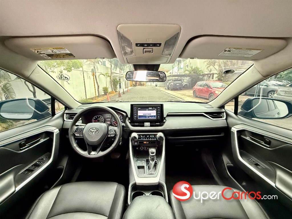2019 Toyota RAV4 LE — foto 4 / 12