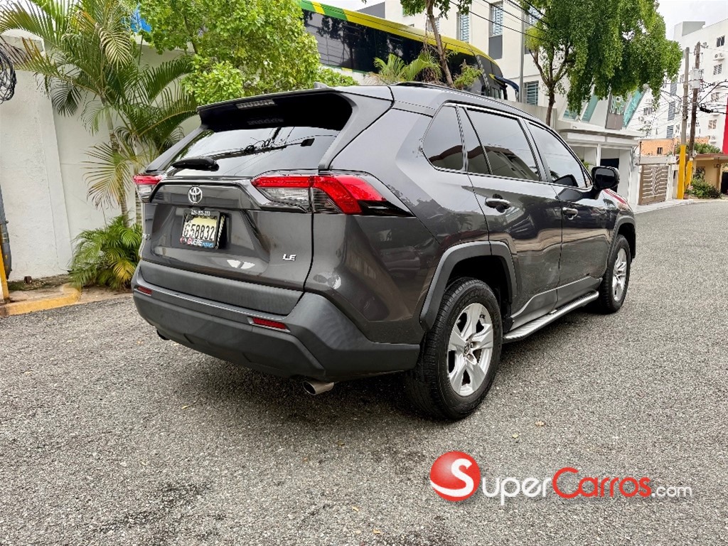 2019 Toyota RAV4 LE — foto 9 / 12