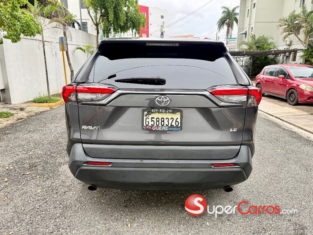 2019 Toyota RAV4 LE — foto 11 / 12