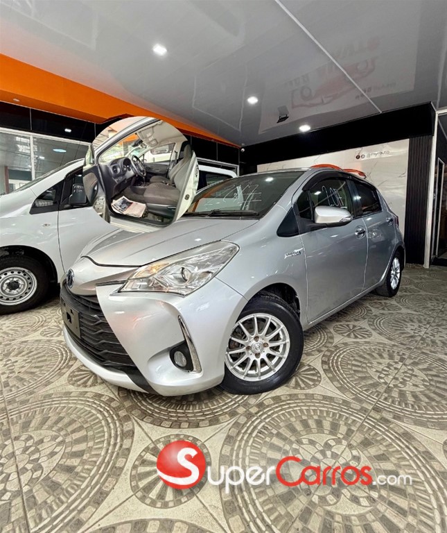2017 Toyota VITZ Hybrid
