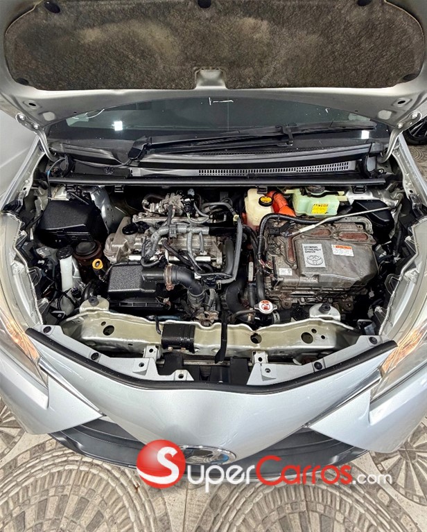 2017 Toyota VITZ Hybrid — foto 3 / 12
