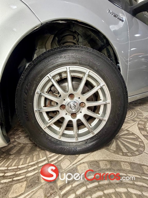2017 Toyota VITZ Hybrid — foto 11 / 12