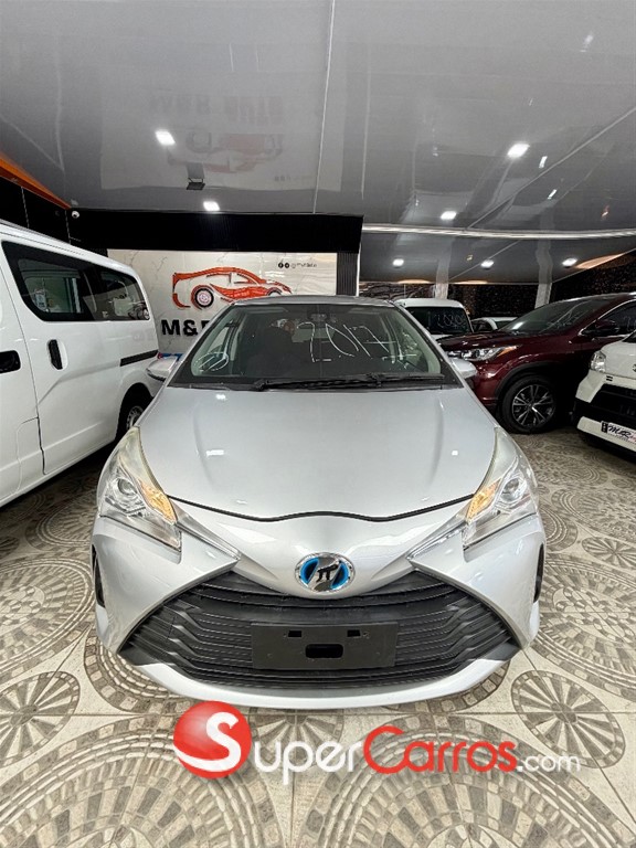 2017 Toyota VITZ Hybrid — foto 12 / 12