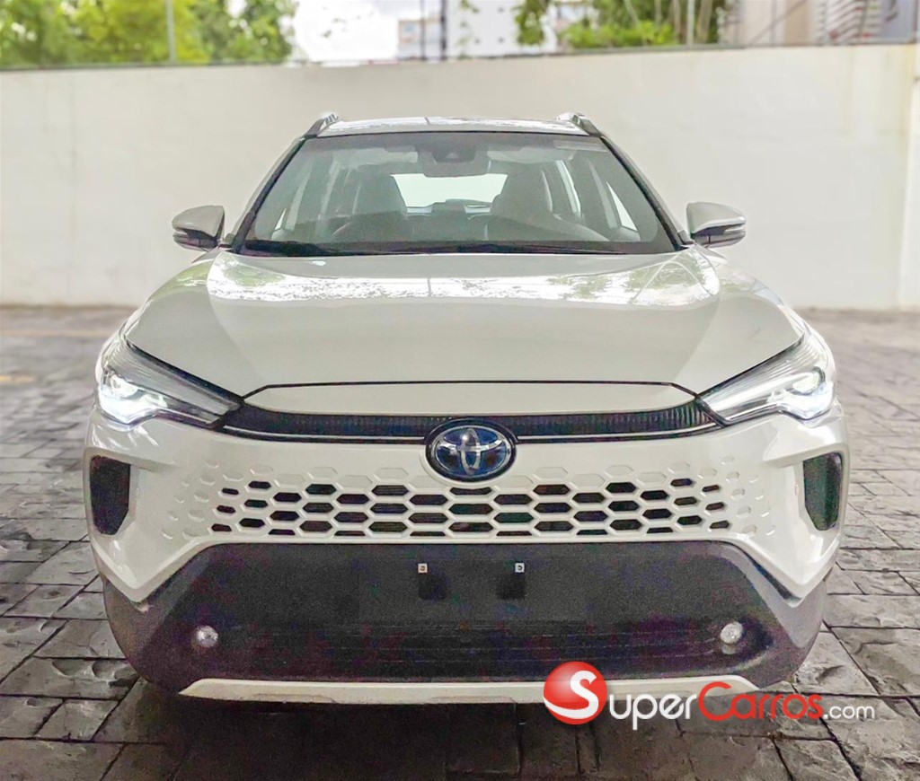 2025 Toyota Corolla Cross Hibrid — foto 2 / 10