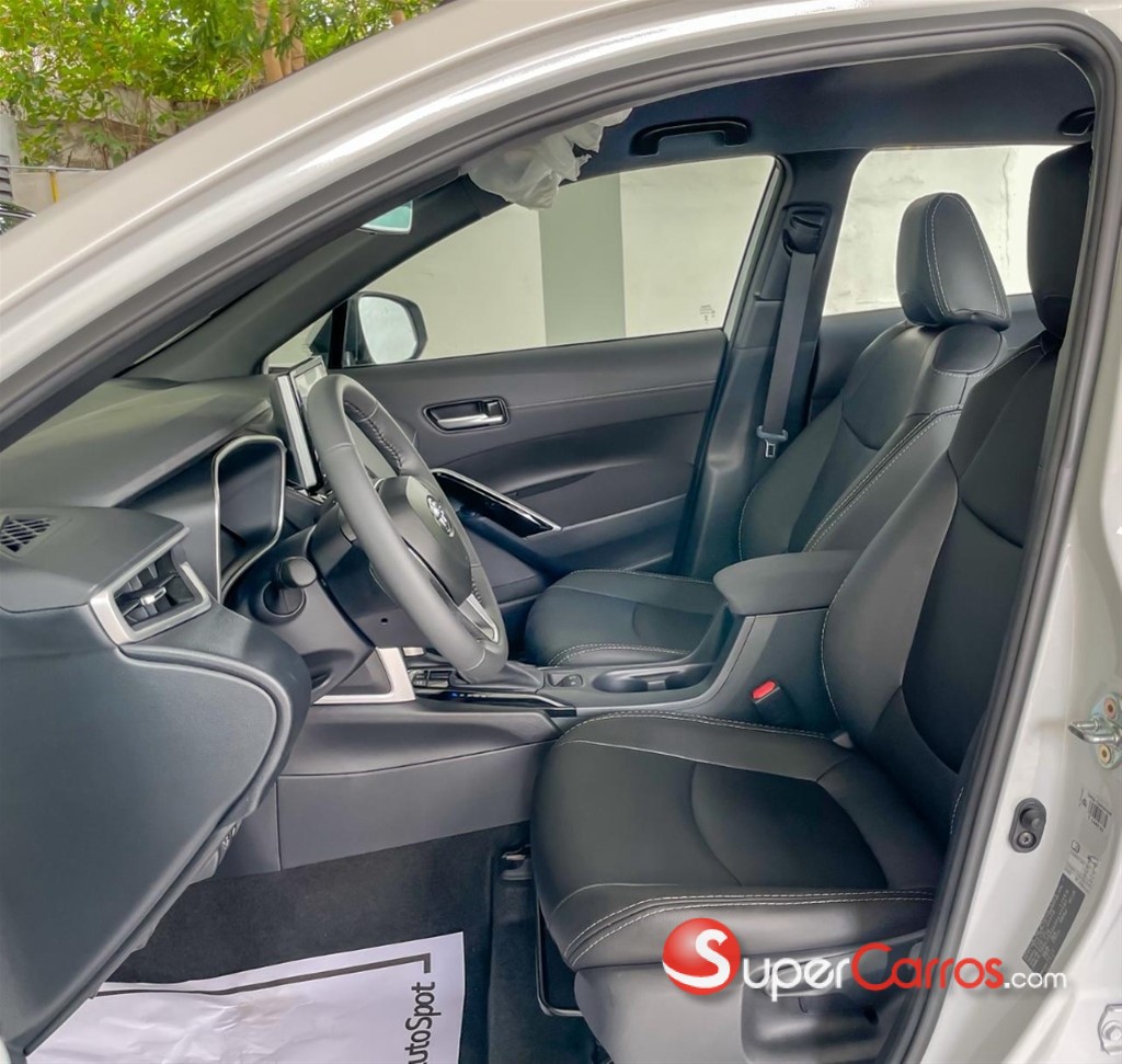 2025 Toyota Corolla Cross Hibrid — foto 5 / 10