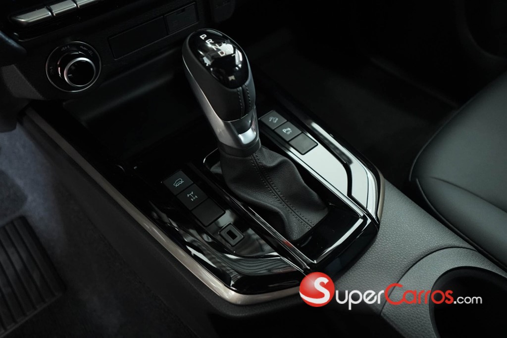 2027 Isuzu DMAX LSE — foto 4 / 11