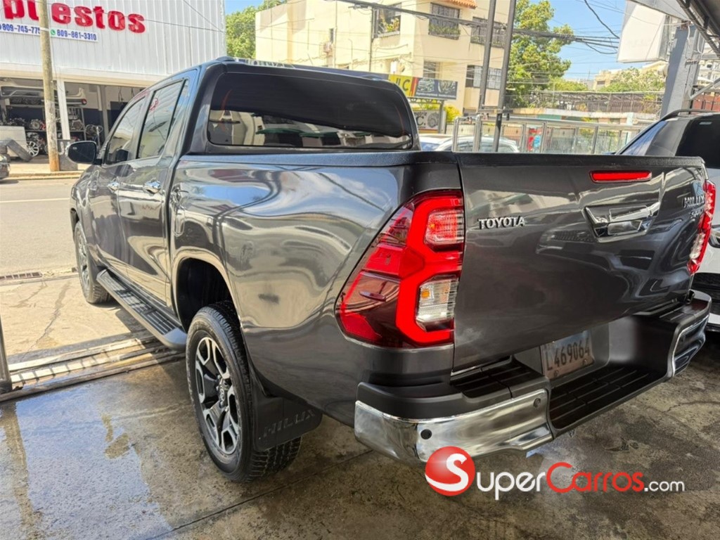 2023 Toyota Hilux SRV — foto 2 / 9