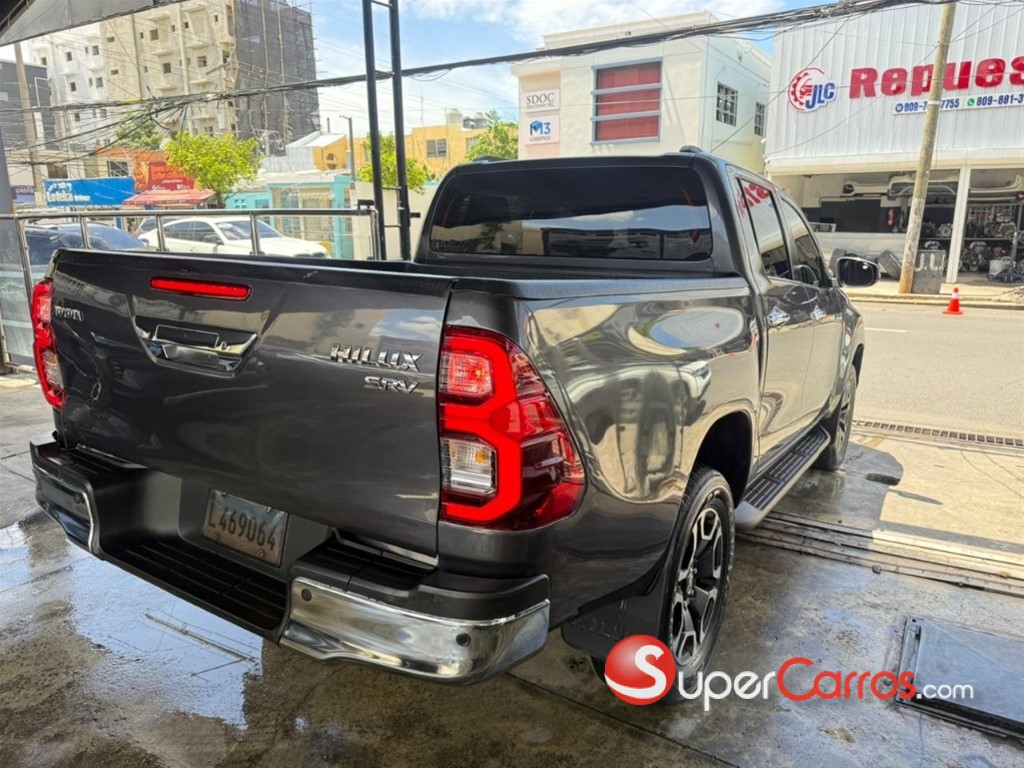 2023 Toyota Hilux SRV — foto 6 / 9