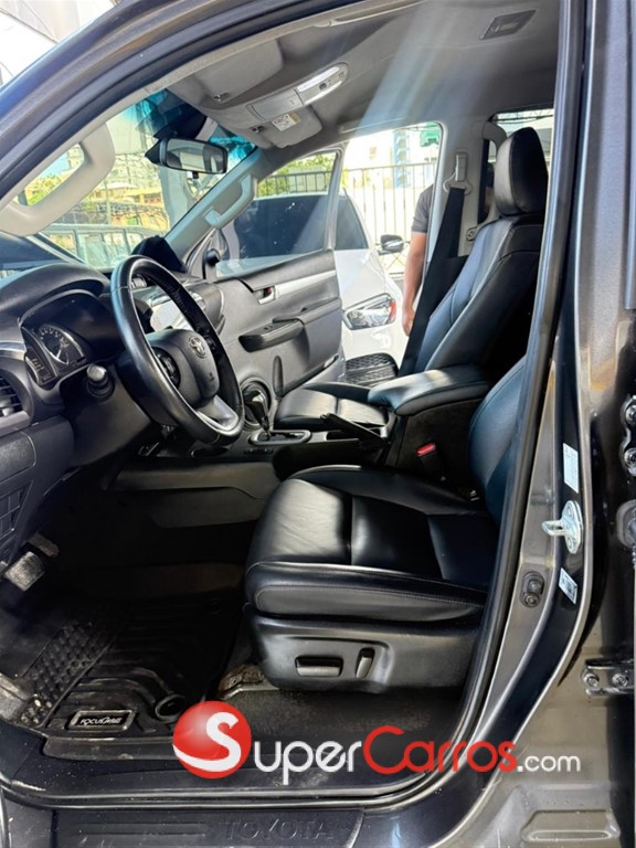 2023 Toyota Hilux SRV — foto 7 / 9