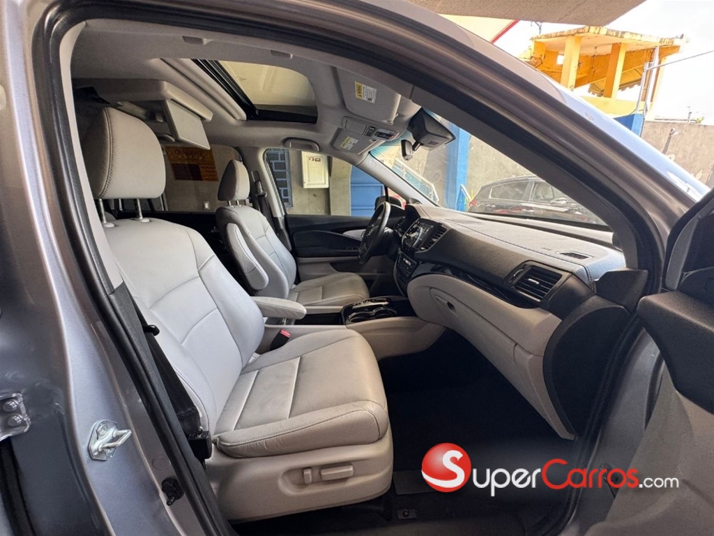 2021 Honda Pilot Touring — foto 8 / 12