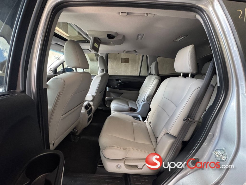 2021 Honda Pilot Touring — foto 9 / 12