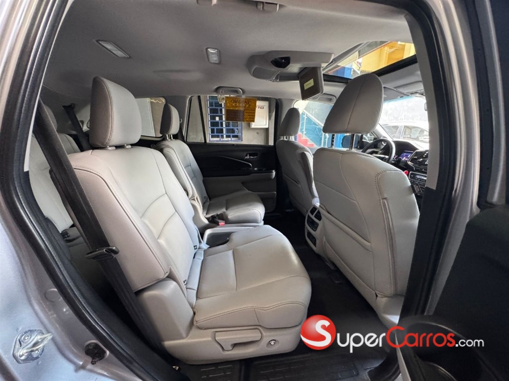 2021 Honda Pilot Touring — foto 10 / 12
