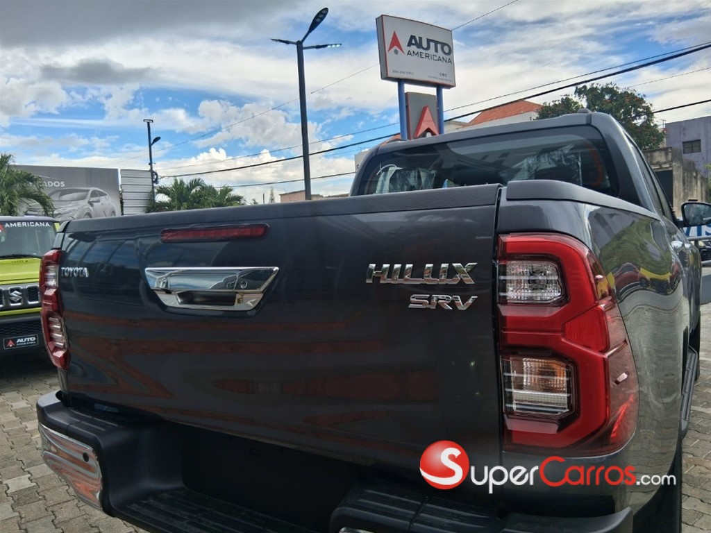 2026 Toyota Hilux SRV — foto 6 / 12