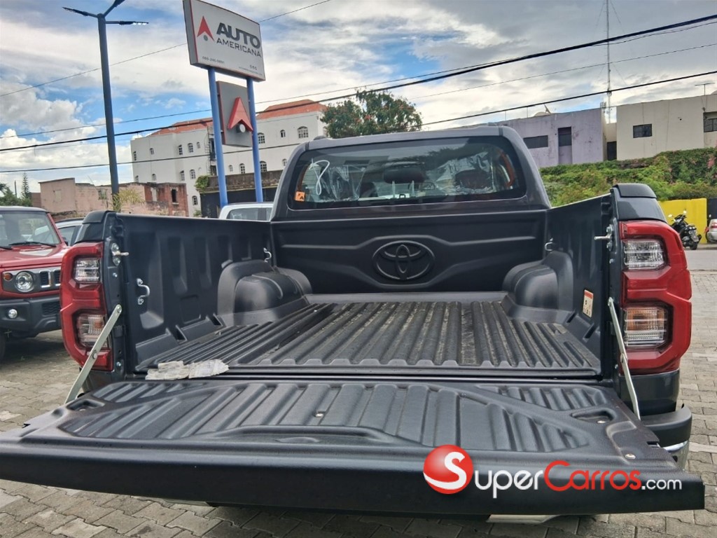 2026 Toyota Hilux SRV — foto 7 / 12