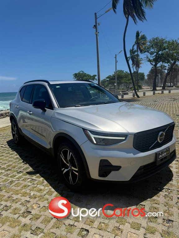 2024 Volvo XC40 B5 — foto 2 / 8