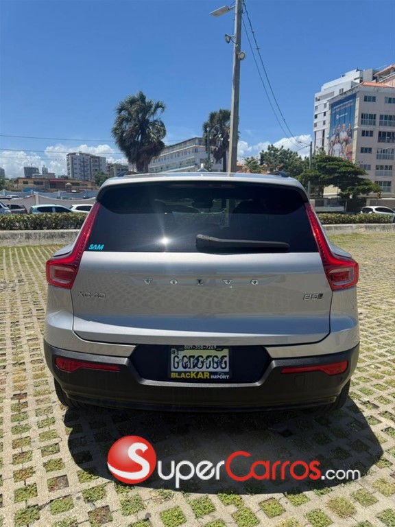 2024 Volvo XC40 B5 — foto 3 / 8