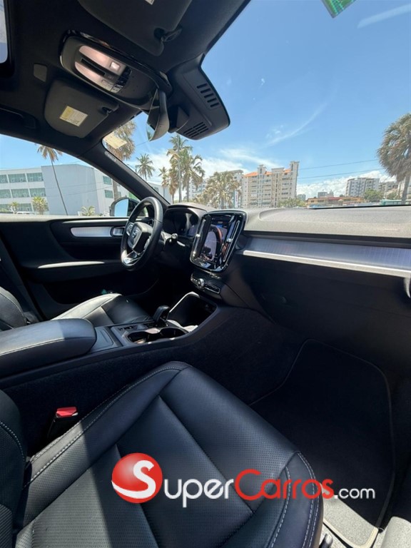 2024 Volvo XC40 B5 — foto 6 / 8