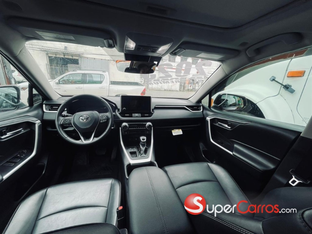2023 Toyota RAV4 XLE Premium — foto 2 / 8