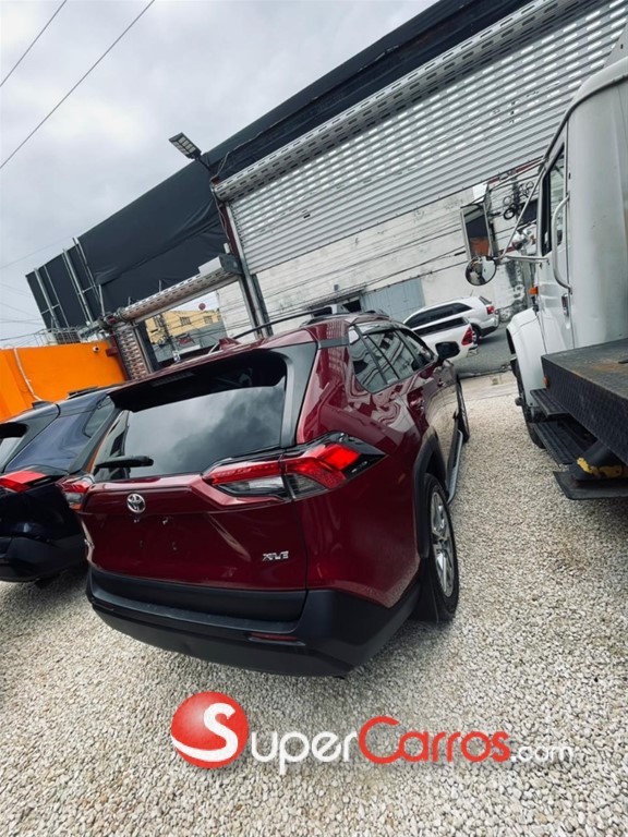 2023 Toyota RAV4 XLE Premium — foto 3 / 8