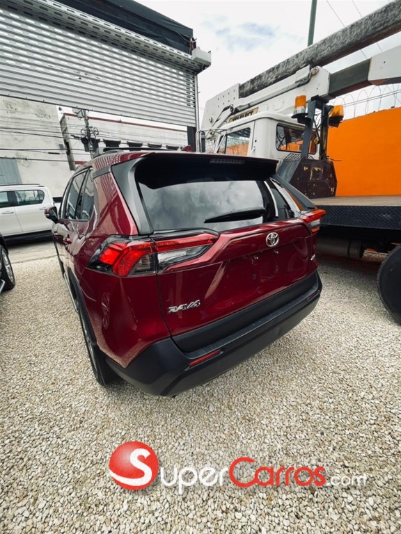 2023 Toyota RAV4 XLE Premium — foto 4 / 8