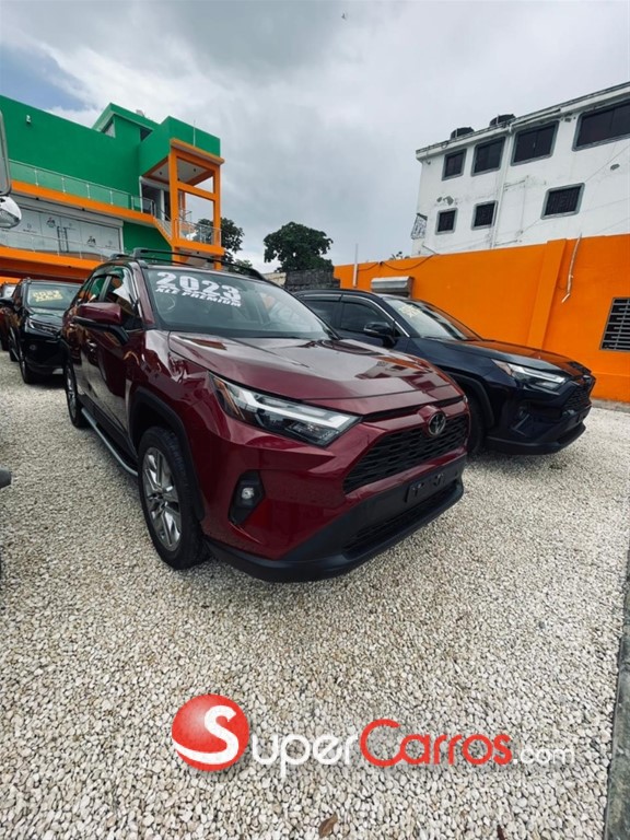 2023 Toyota RAV4 XLE Premium — foto 7 / 8