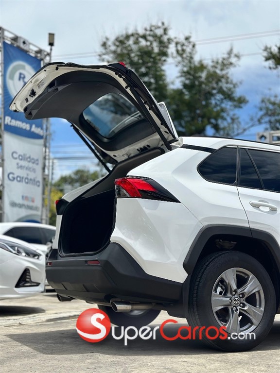 2024 Toyota RAV4 XLE Hybrid — foto 6 / 12