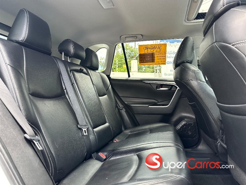 2024 Toyota RAV4 XLE Hybrid — foto 9 / 12