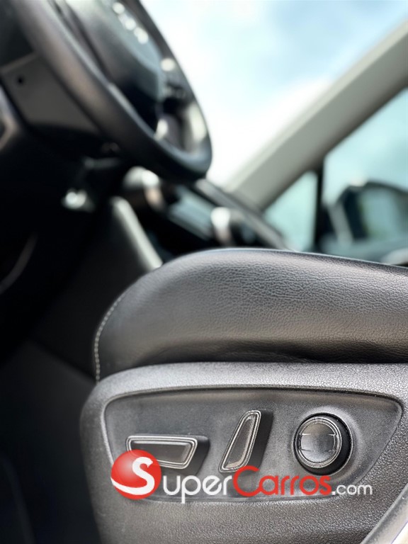 2024 Toyota RAV4 XLE Hybrid — foto 10 / 12