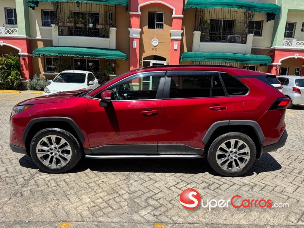 2025 Toyota RAV4 LE — foto 4 / 12