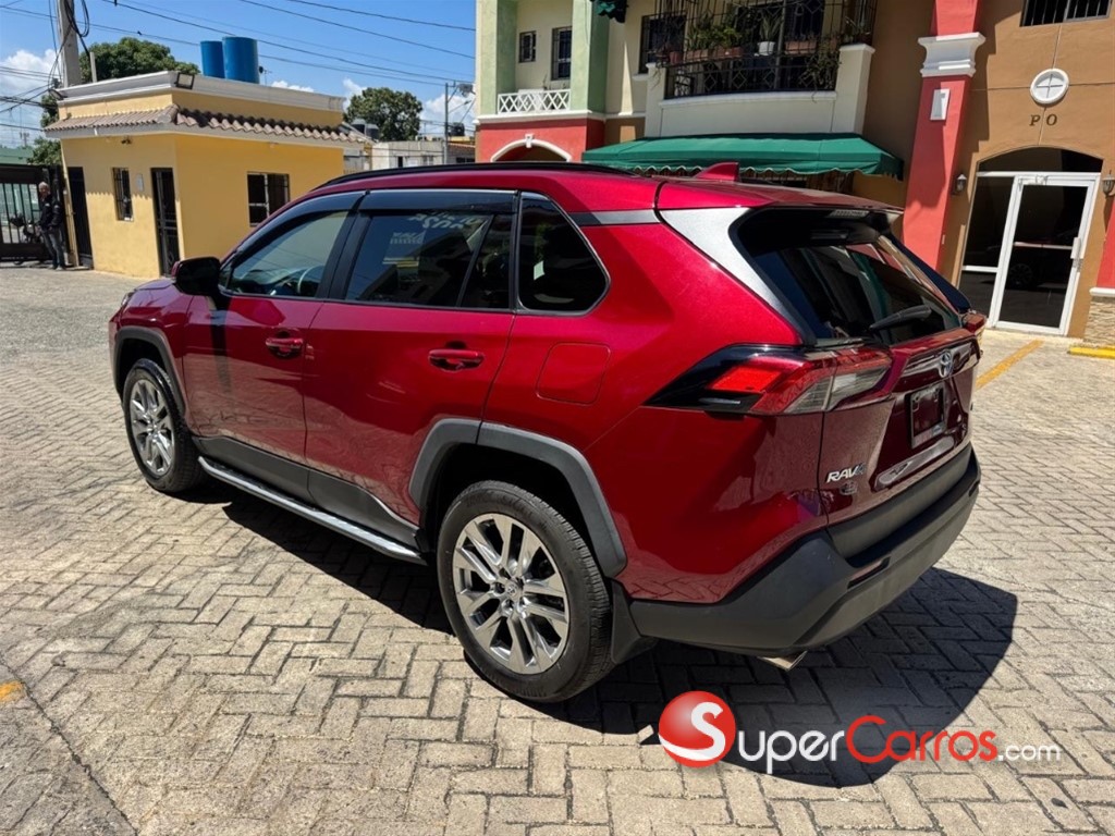 2025 Toyota RAV4 LE — foto 5 / 12