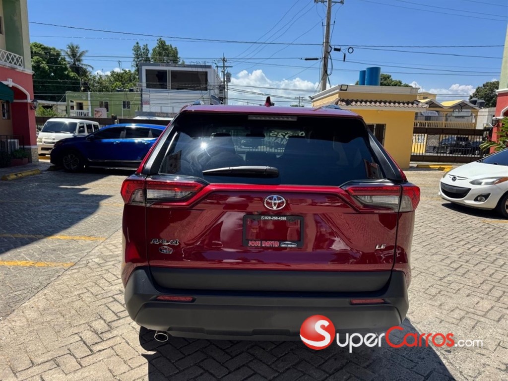 2025 Toyota RAV4 LE — foto 6 / 12