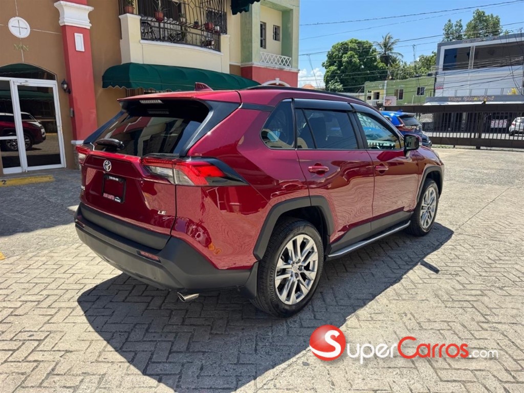 2025 Toyota RAV4 LE — foto 7 / 12