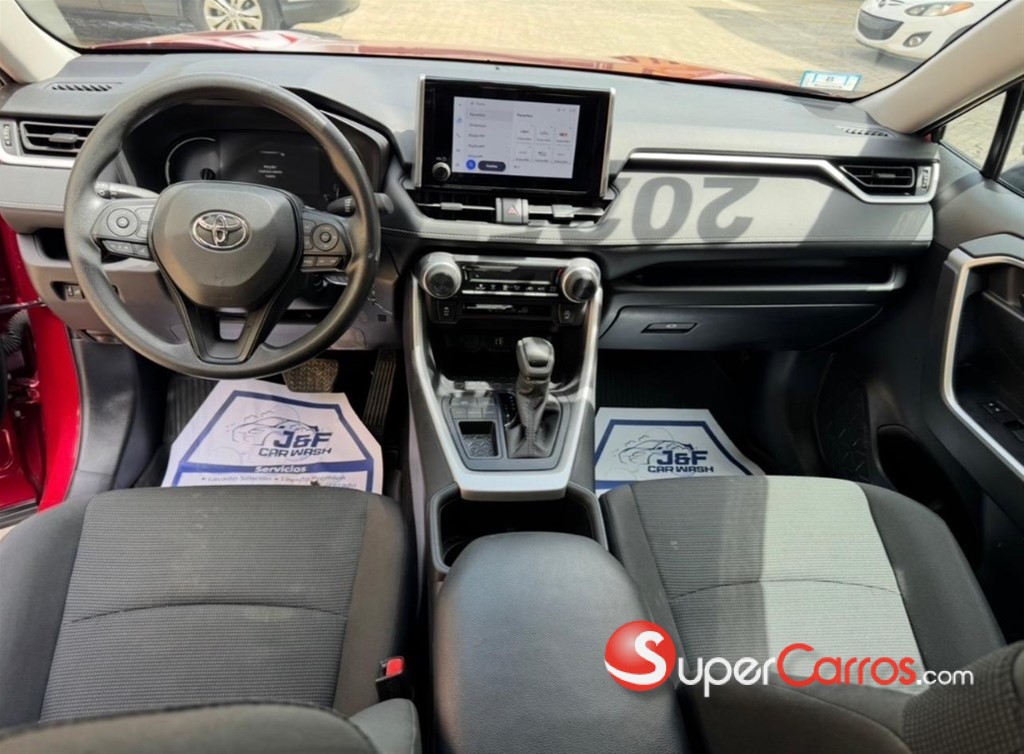 2025 Toyota RAV4 LE — foto 9 / 12