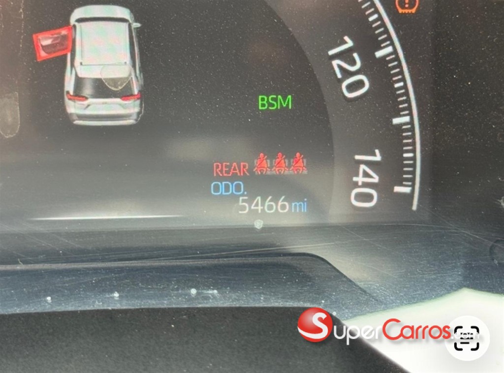 2025 Toyota RAV4 LE — foto 10 / 12