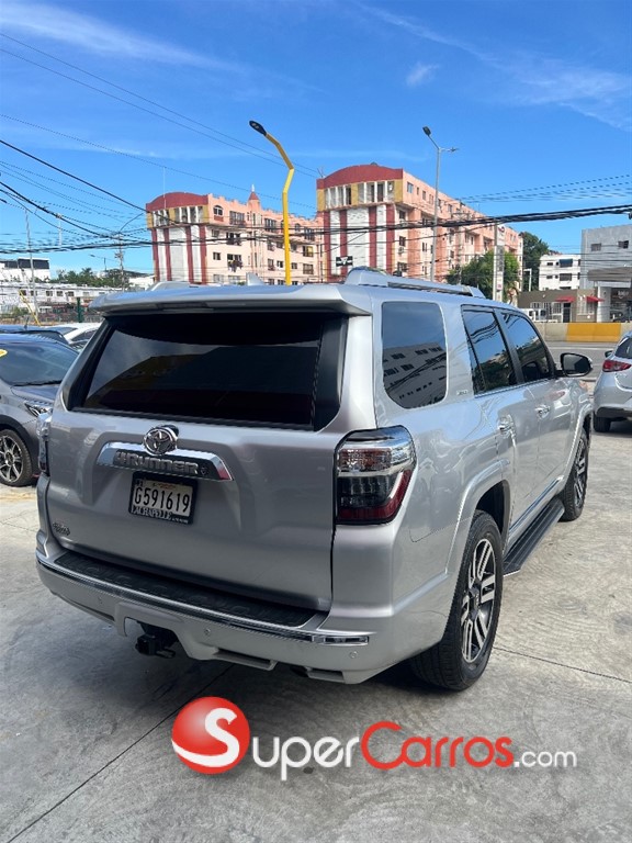 2016 Toyota 4 Runner Limited — foto 8 / 12