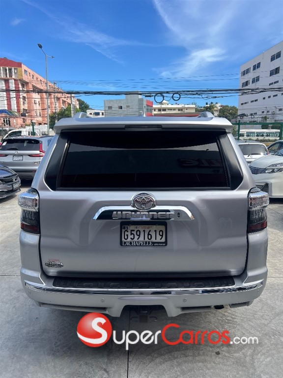 2016 Toyota 4 Runner Limited — foto 9 / 12
