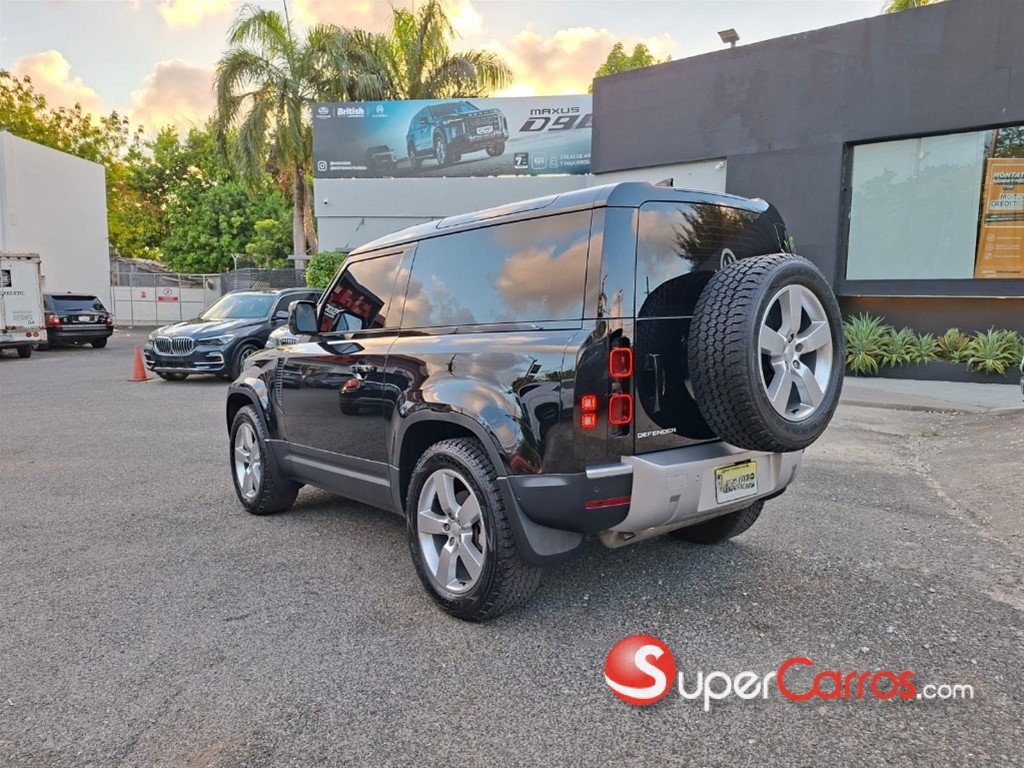 2023 Land Rover Defender 90 — foto 4 / 9
