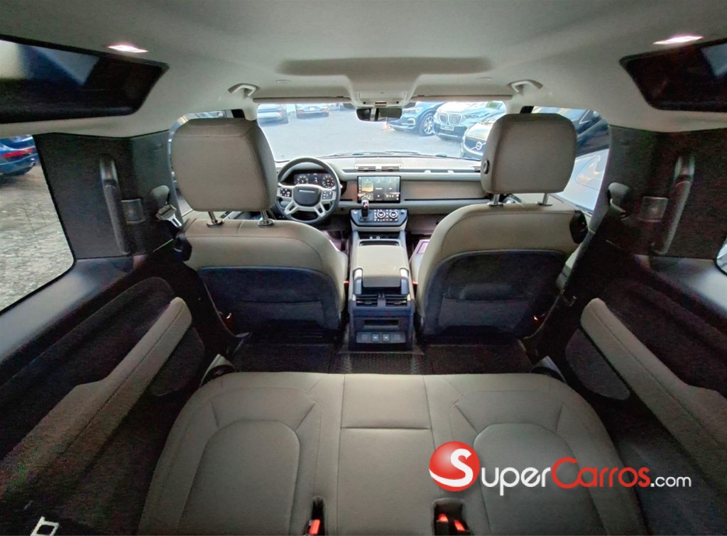 2023 Land Rover Defender 90 — foto 7 / 9