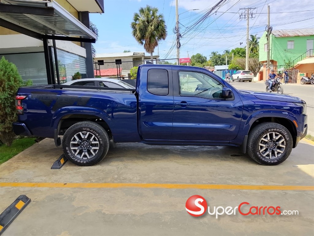 2023 Nissan Frontier SV — foto 2 / 5