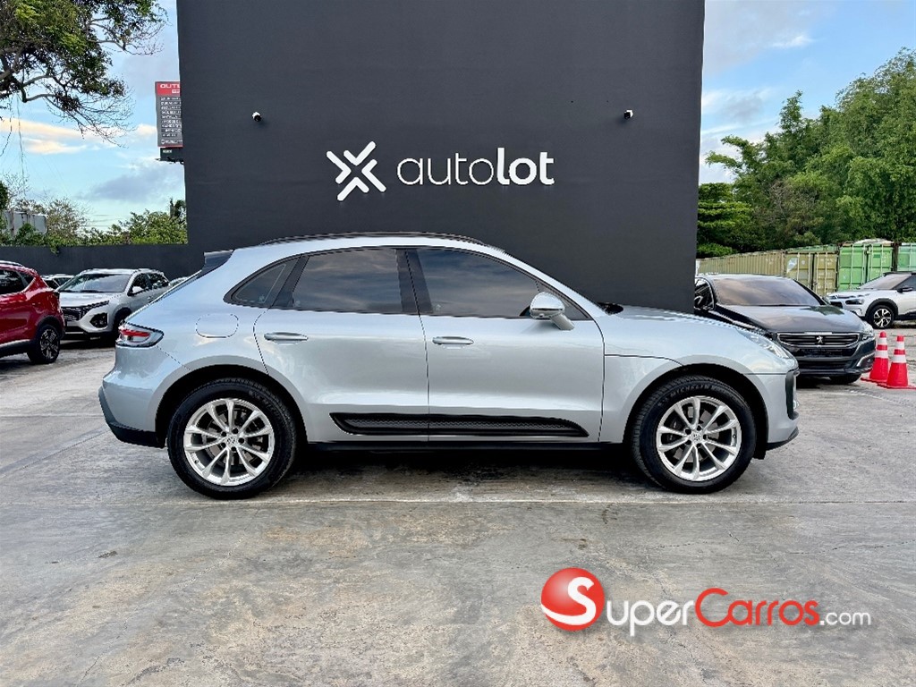2025 Porsche Macan — foto 2 / 10