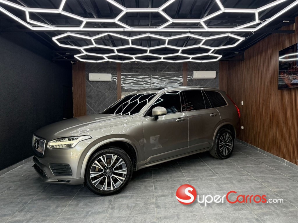 2022 Volvo XC90 Momentum B6