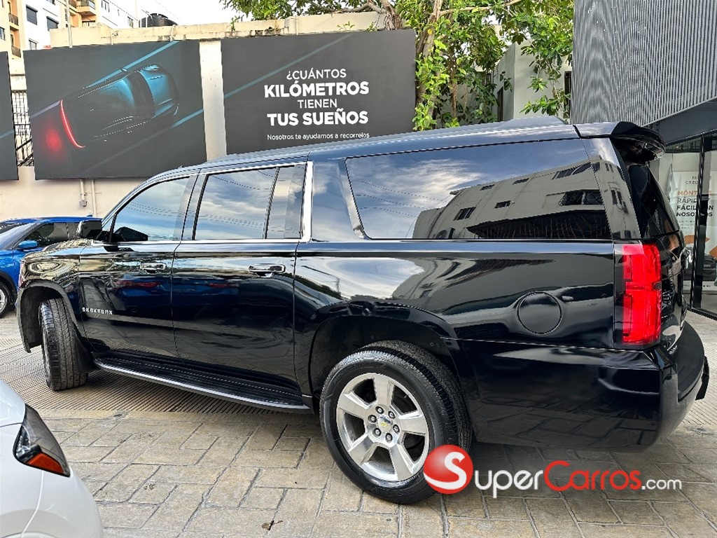 2020 Chevrolet Suburban LT — foto 3 / 12