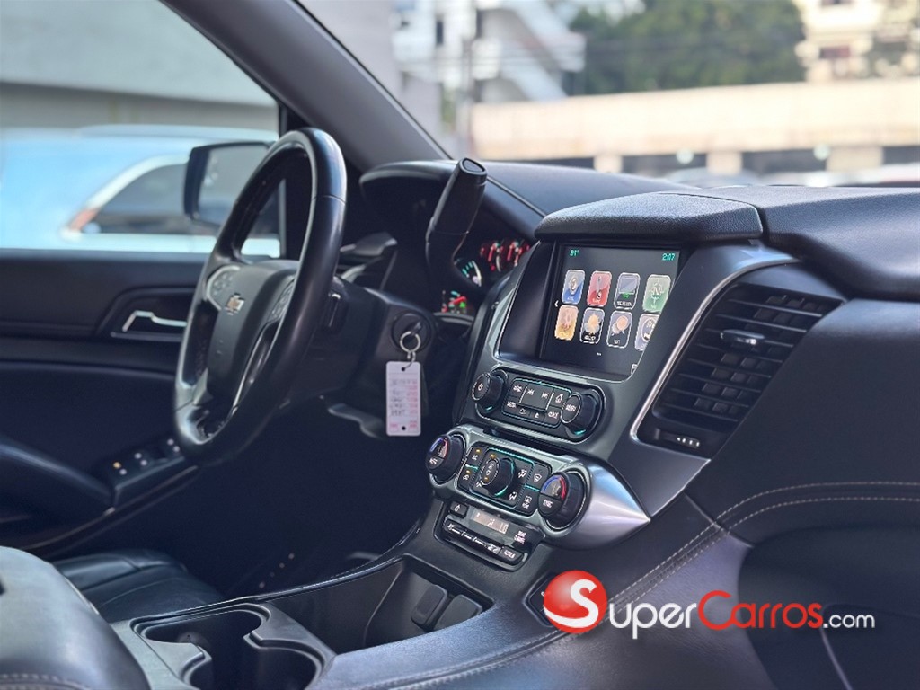 2020 Chevrolet Suburban LT — foto 8 / 12