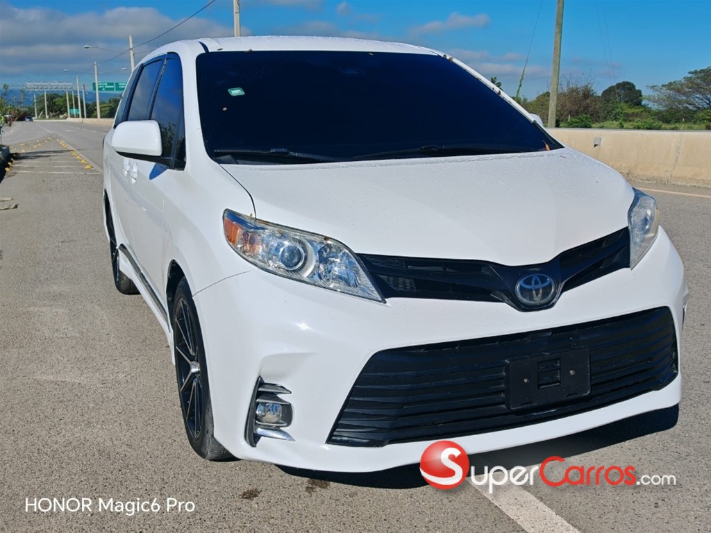 2020 Toyota Sienna CE — foto 7 / 7