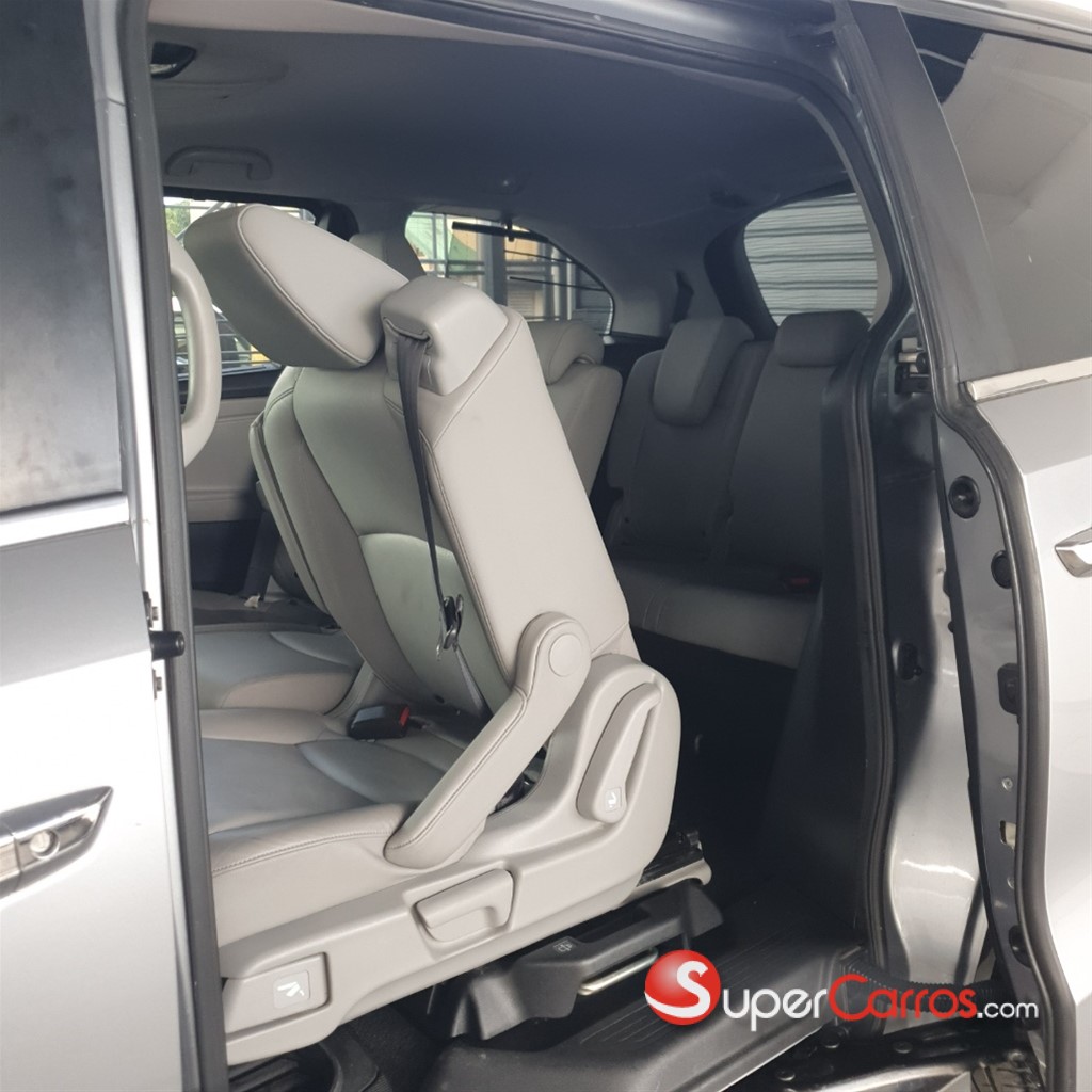 2018 Honda Odyssey Touring — foto 4 / 12