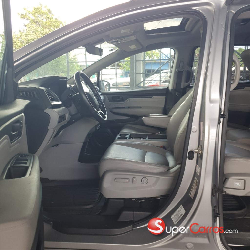 2018 Honda Odyssey Touring — foto 5 / 12