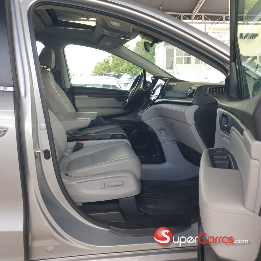 2018 Honda Odyssey Touring — foto 6 / 12