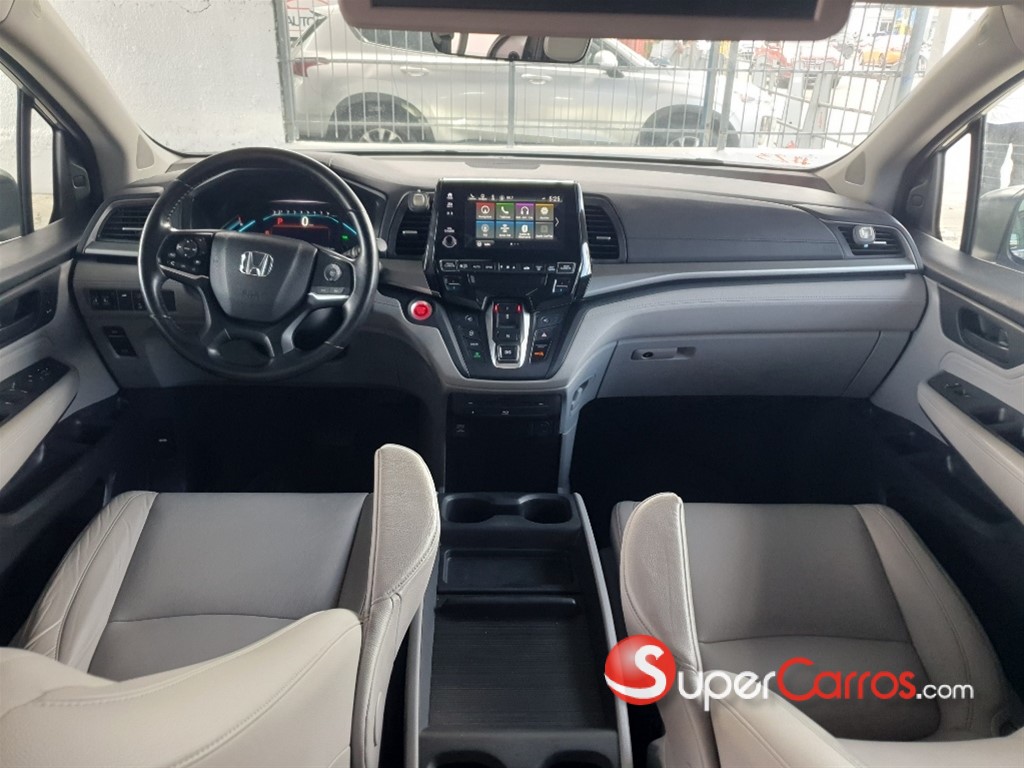 2018 Honda Odyssey Touring — foto 8 / 12