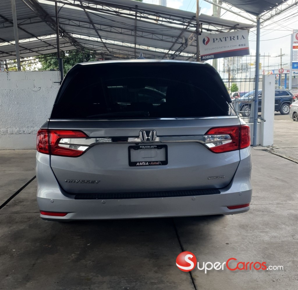2018 Honda Odyssey Touring — foto 9 / 12