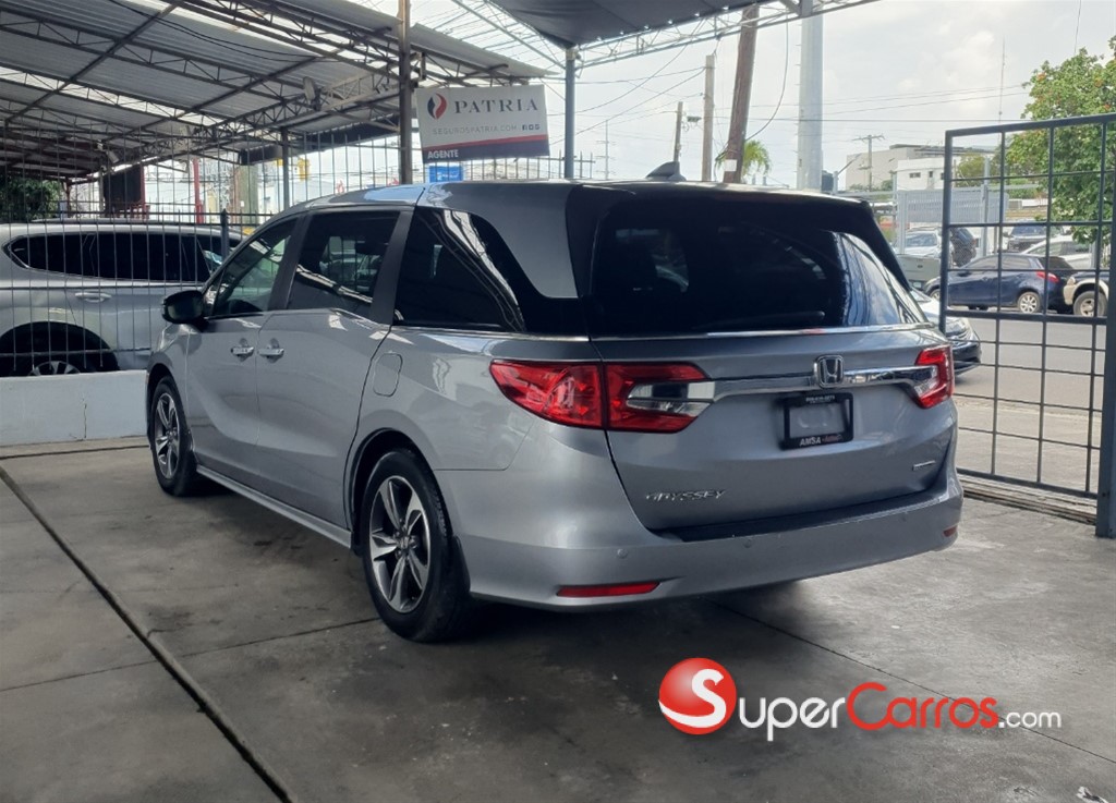2018 Honda Odyssey Touring — foto 10 / 12